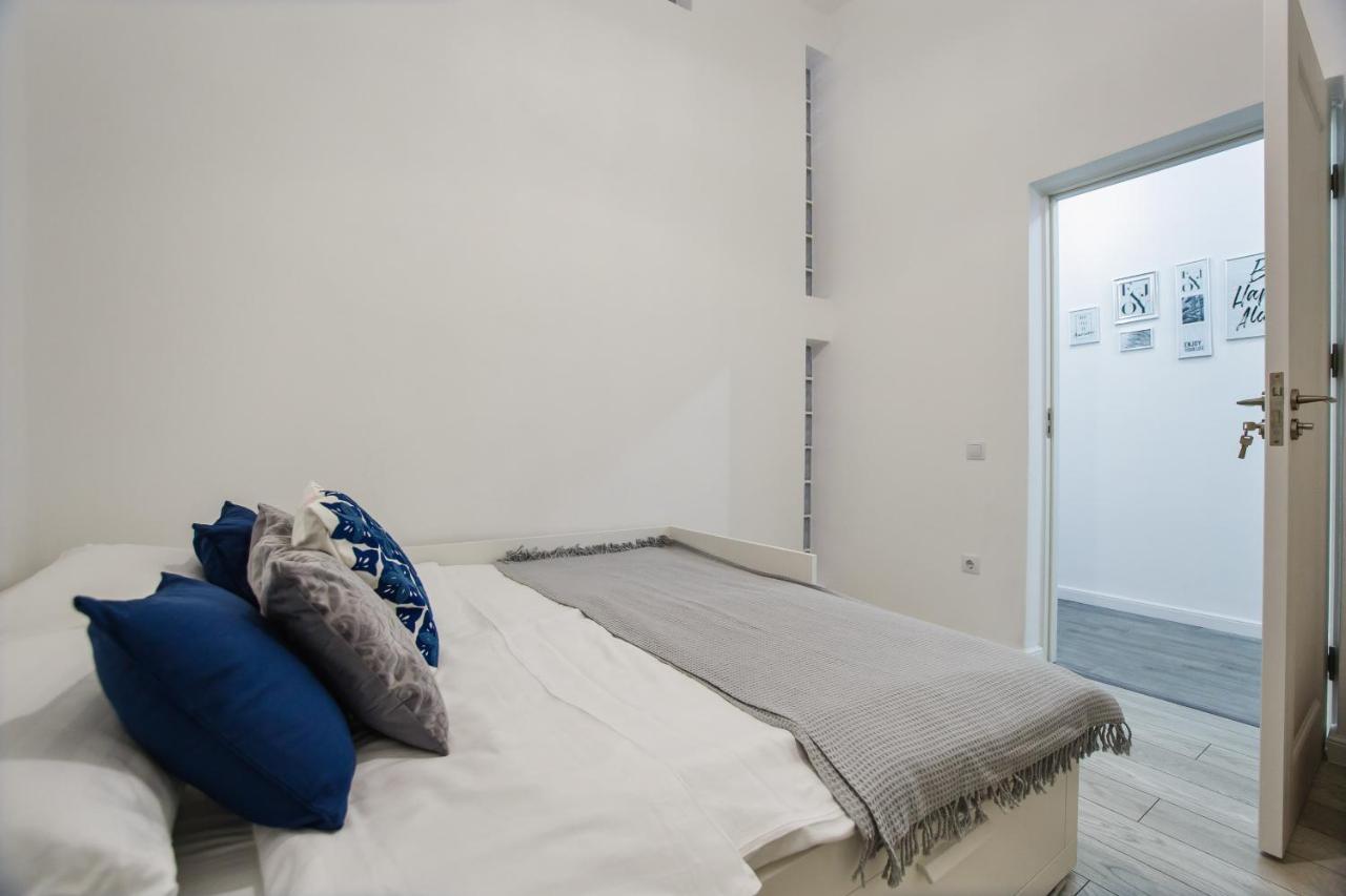 Stunning, Newly Renovated Central Apartment Gran Varadino Esterno foto