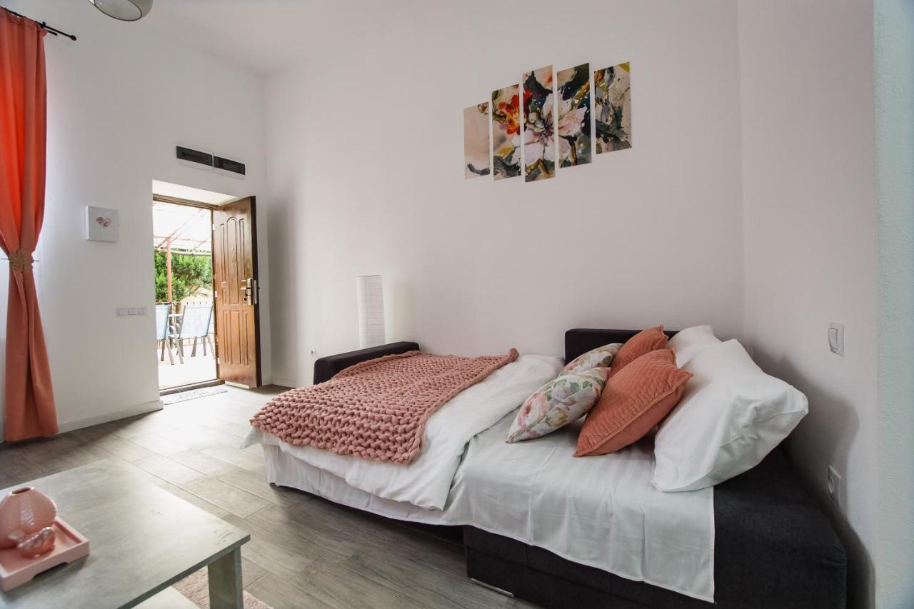 Stunning, Newly Renovated Central Apartment Gran Varadino Esterno foto